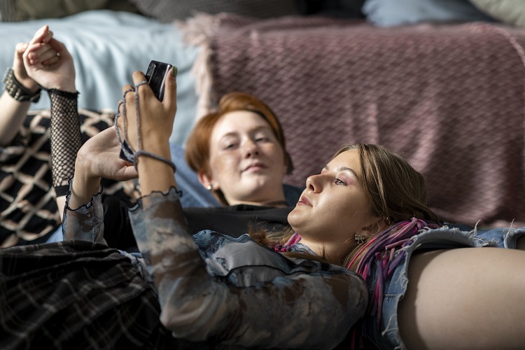 Supportive Dating for Trans People Living with STDs
