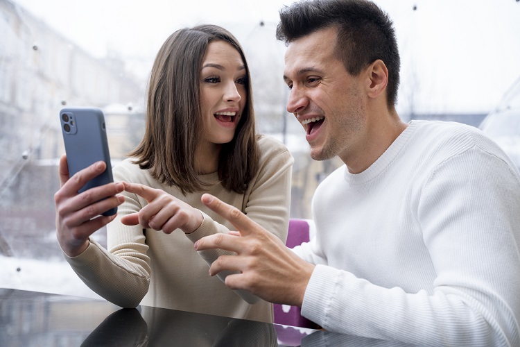 The Right Way to Share Your STD Story on Social Media